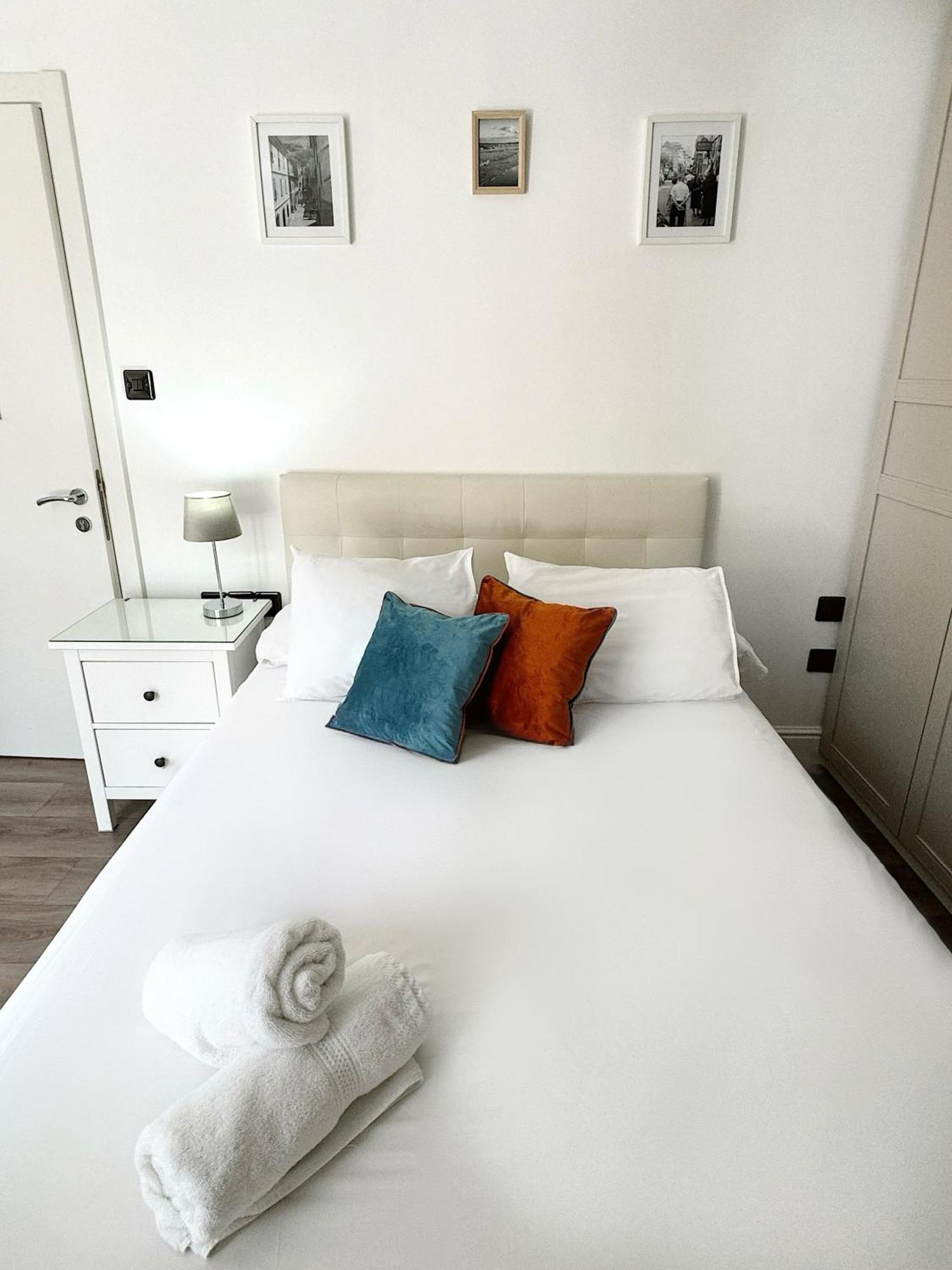 Master Penthouse Double Room Ensuite With Private Terrace - Grand Central House Gibraltar Exterior photo